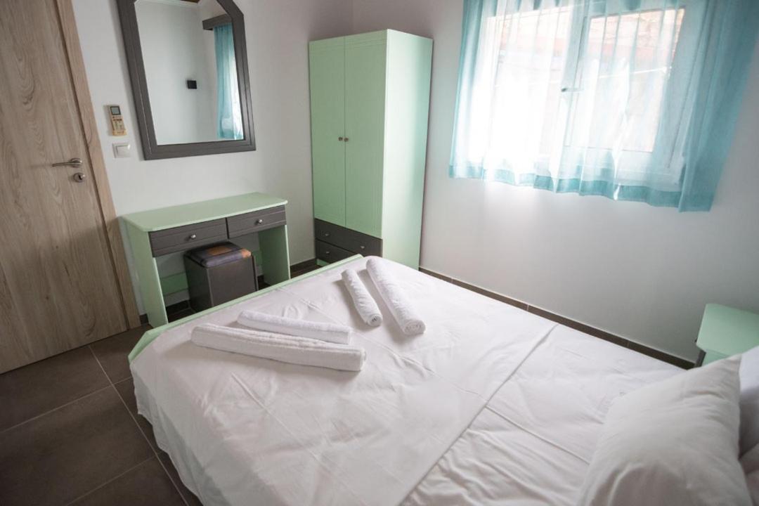 Olive Tree Villa Λυγιά Εξωτερικό φωτογραφία
